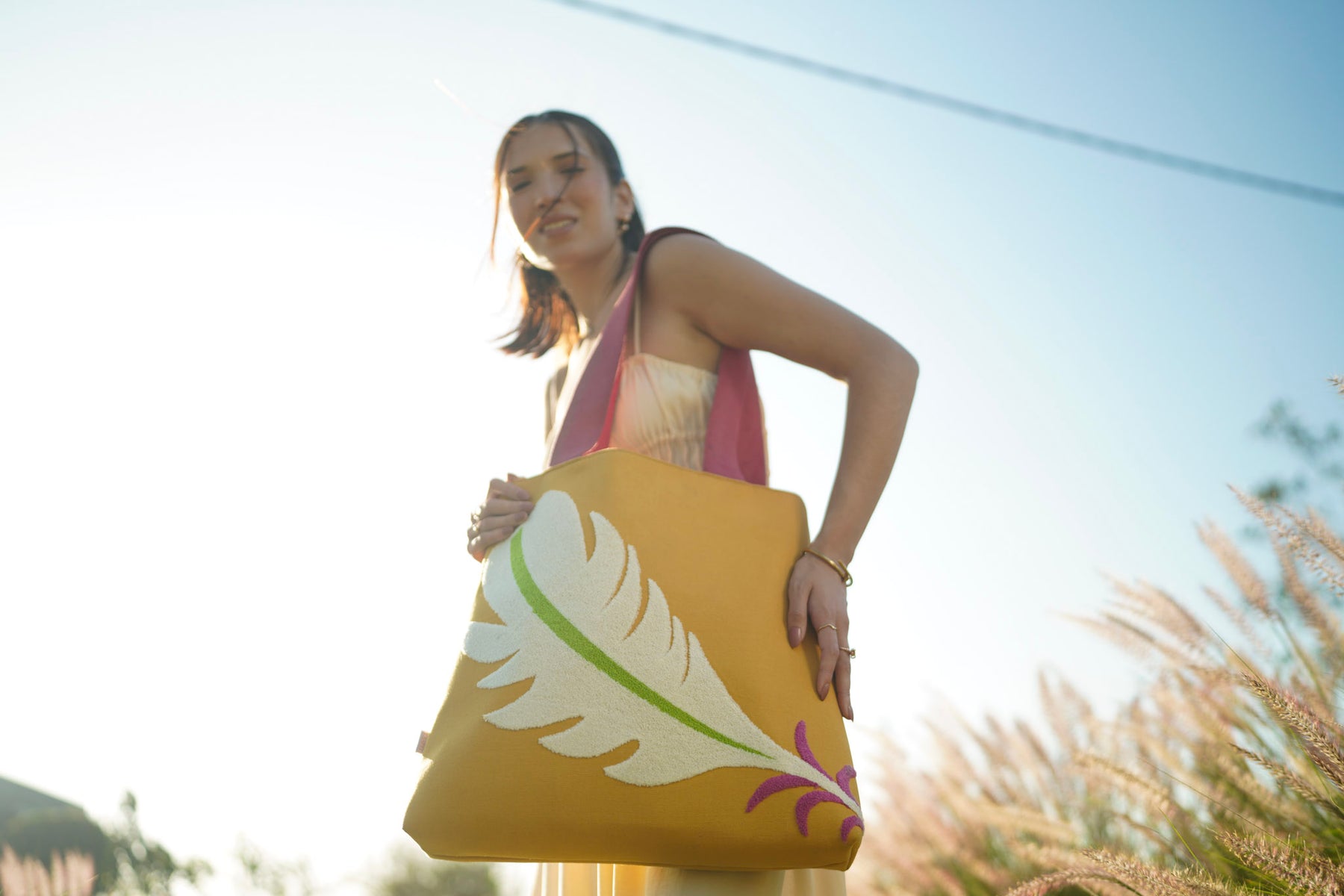 Feathered Hope Tote - Kaahu
slideshow
PDP label: SHOULDER CARRY
