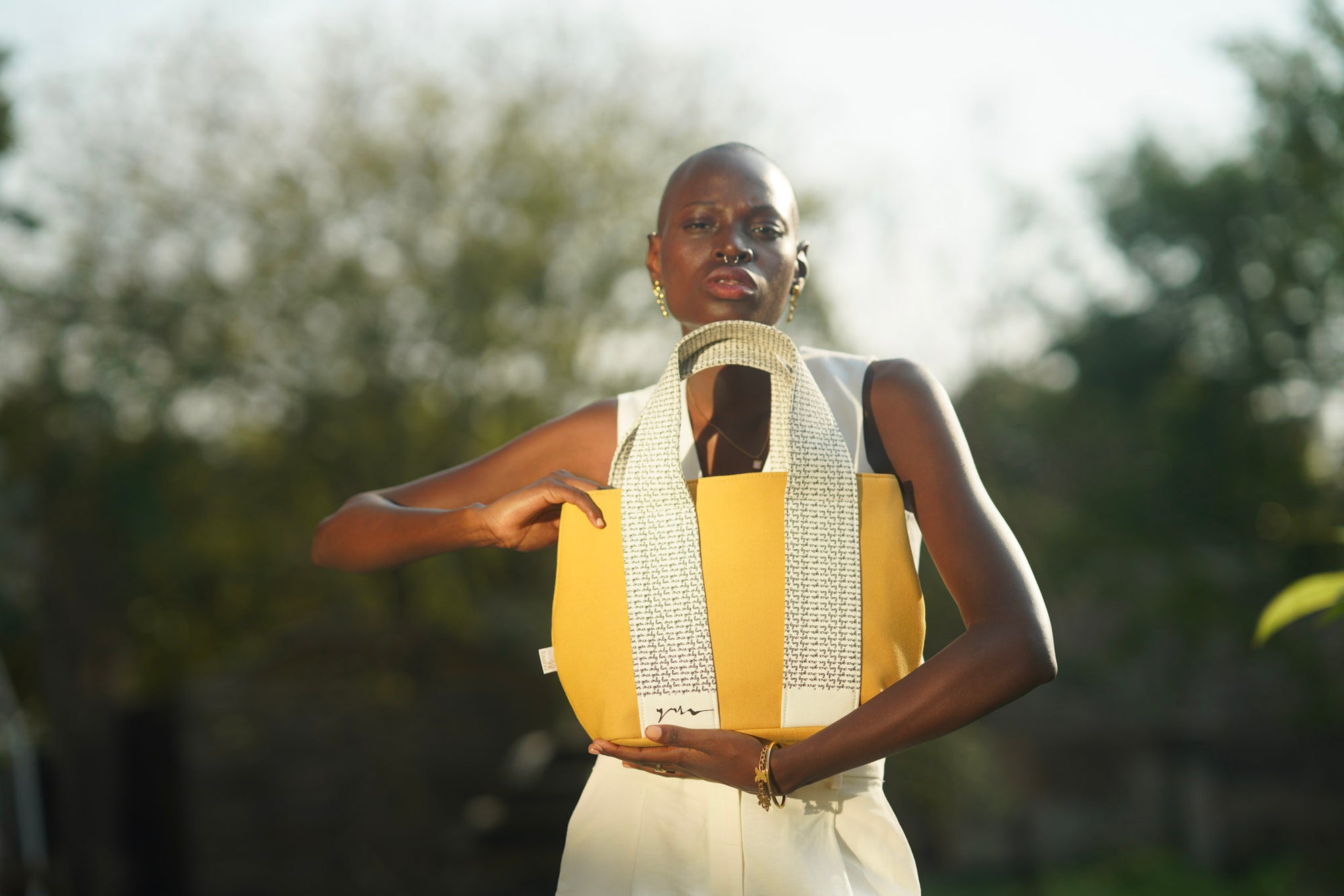 Pocketful of Sun Shopper Bag - Kaahu
PDP label: STRUCTURED CARRY
