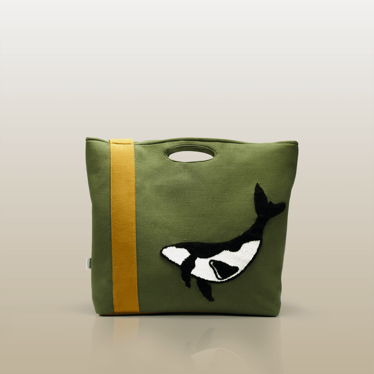 Silent Guardian Tote - Kaahu
PDP label: FRONT