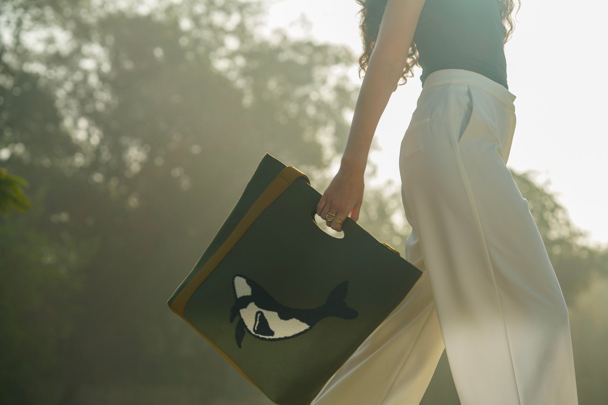 Silent Guardian Tote - Kaahu
PDP label: CUT OUT HANDLE