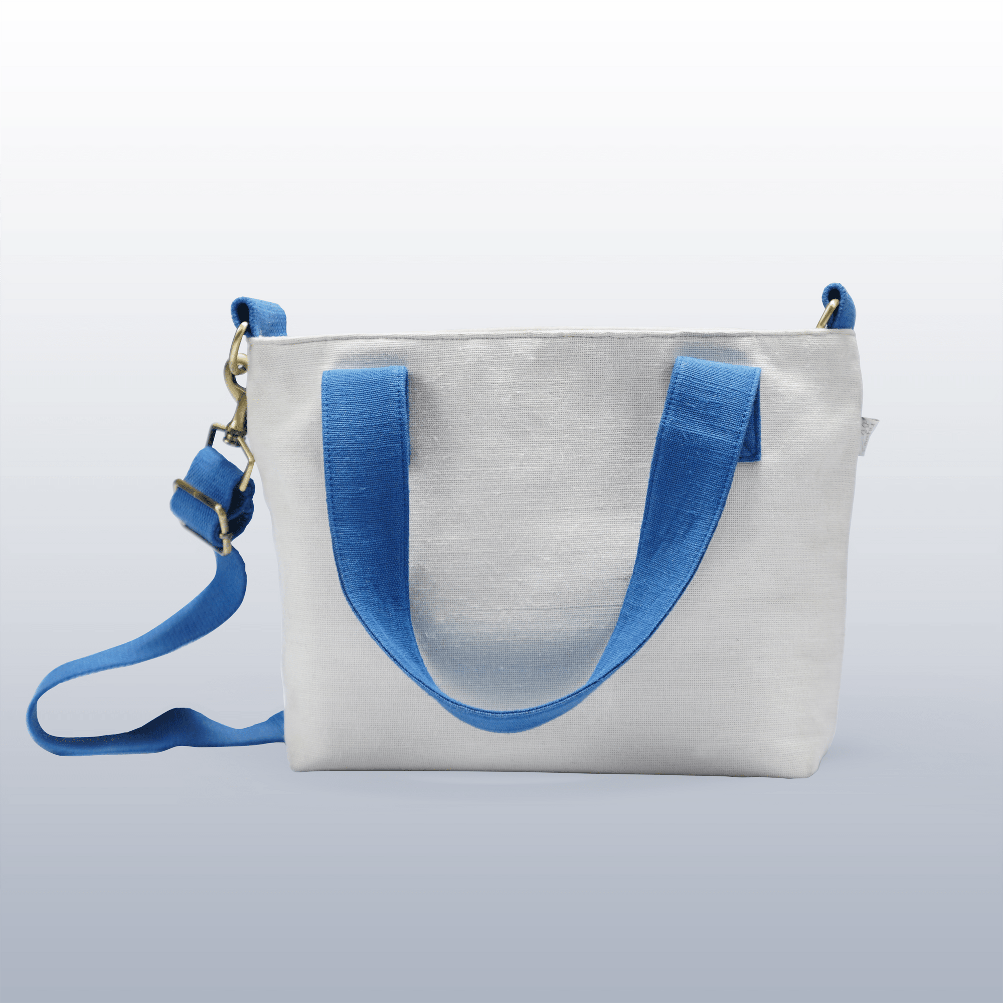 Snowdrift Messenger Bag - Kaahu
PDP label: BACK