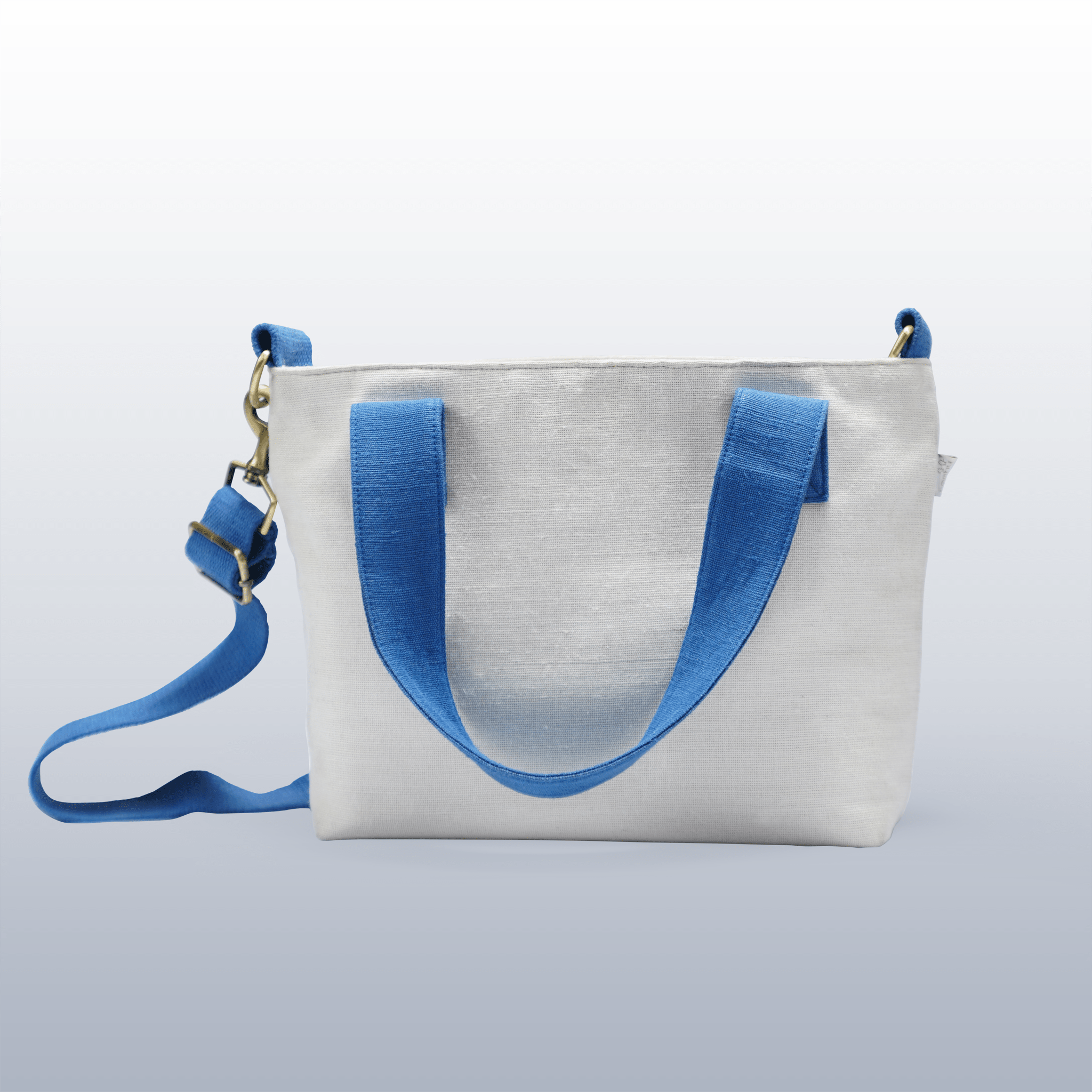 Snowdrift Messenger Bag - Kaahu
PDP label: BACK