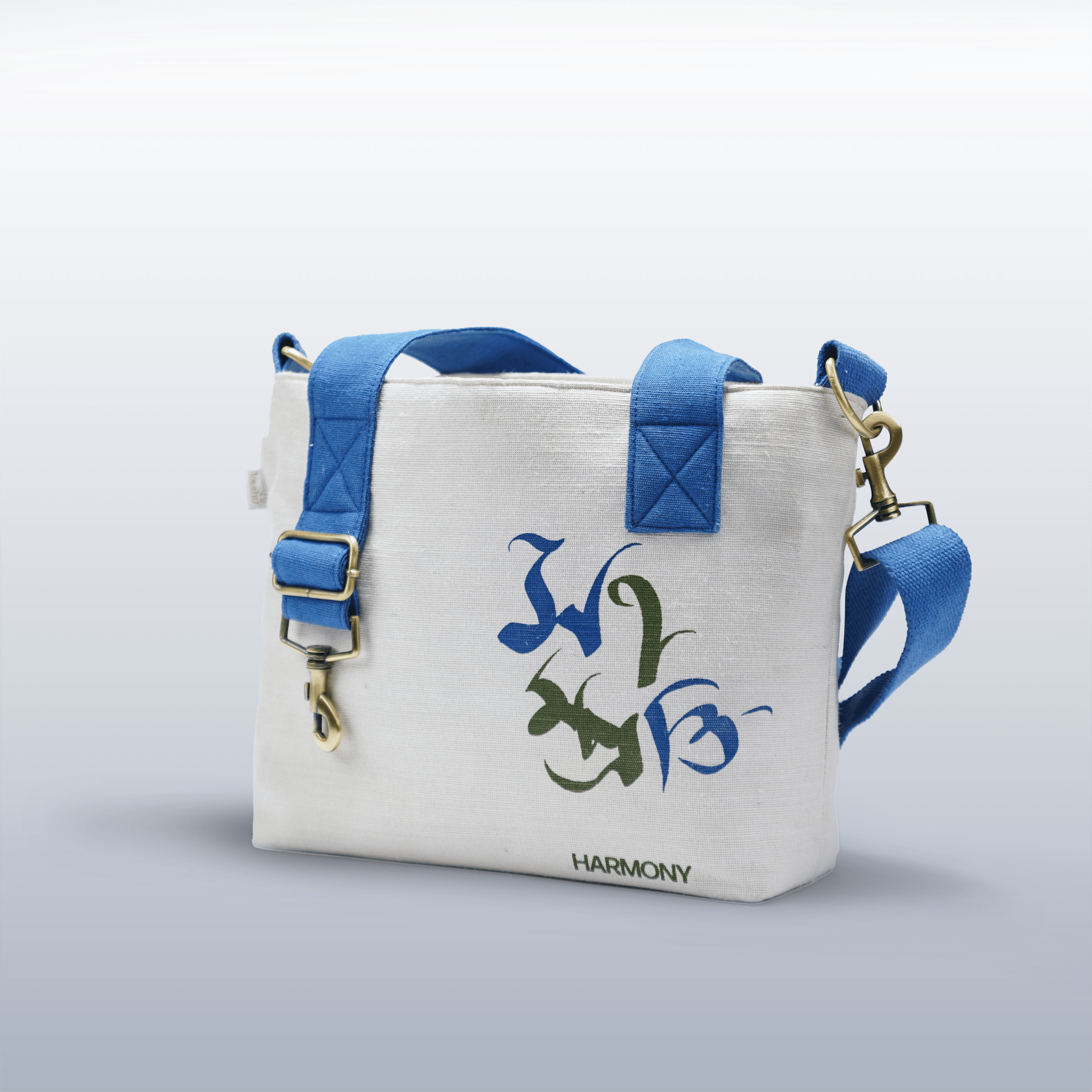 Snowdrift Messenger Bag - Kaahu
PDP label: ANTIQUE GOLD HARDWARE